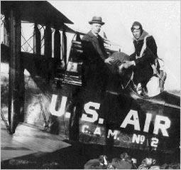 El anterior ocupante del puesto de Sarabia en el Servicio Postal, un tal Charles Lindbergh